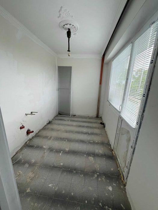 Продава гарсониера в ж.к. Изток блок 30