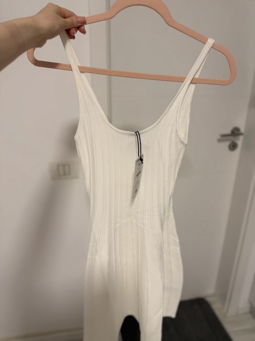 Rochie S- noua, cu eticheta Bershka