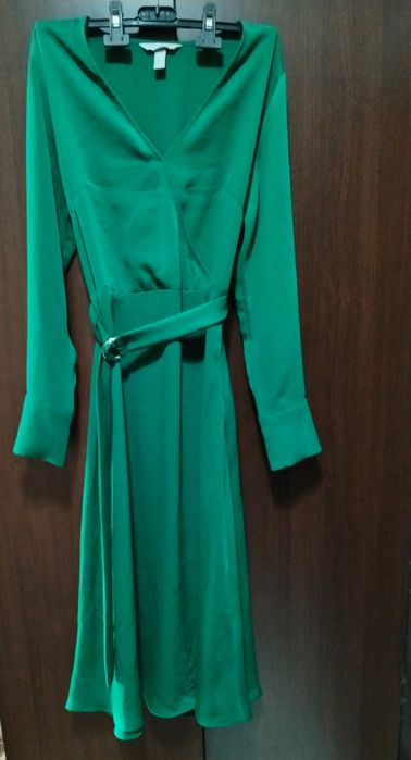 Официална нова рокля- цвят зелен, размер М