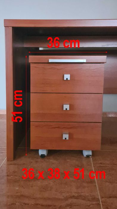 Бюро с контейнер