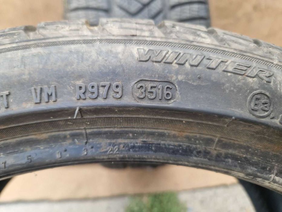 2 Pirelli R18 255/35 Зимни гуми  DOT3516