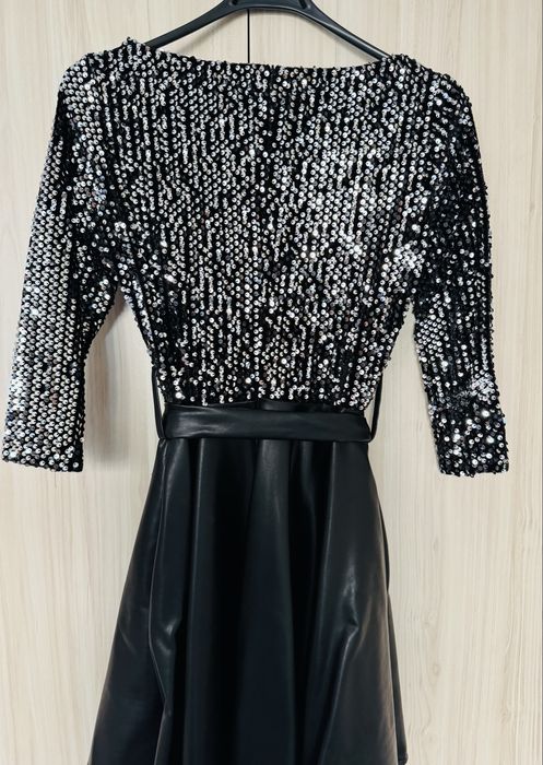 Кожена рокля с пайети