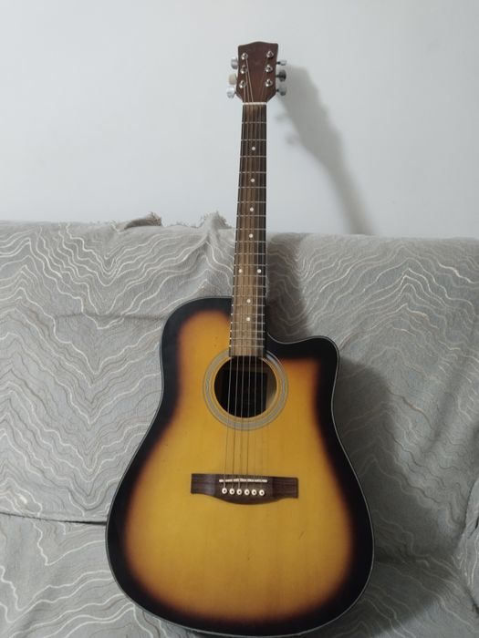 Гитара акустическая
