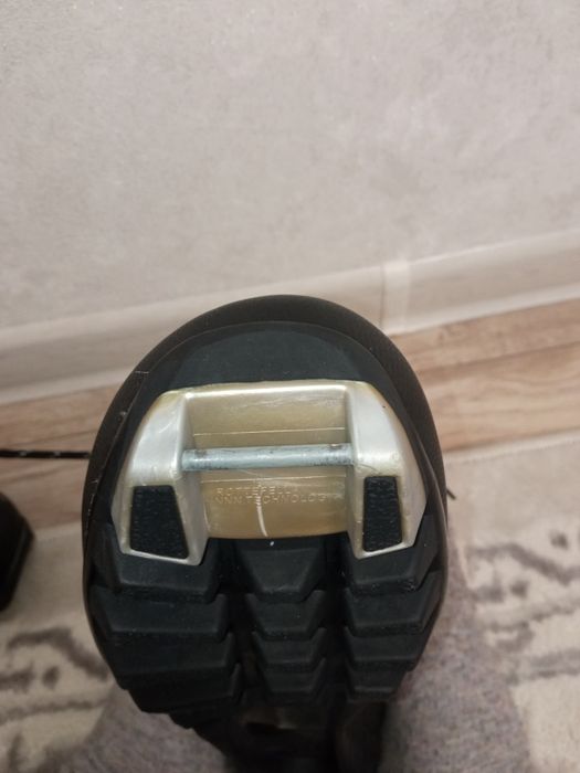 Продам обувь для лыж