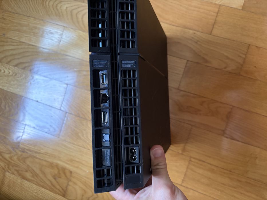 Consolă Sony PlayStation 4 500Gb, 1 controler, 3 jocuri