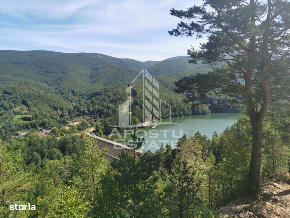 Teren intravilan, 2000mp, cu vedere panoramica spre lacul Valiug
