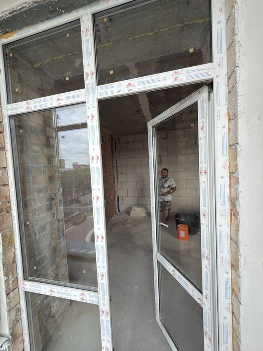 Продаю Балконный стеклопакет