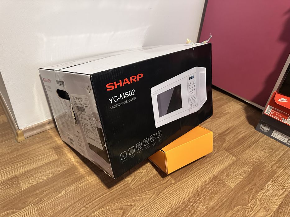 SHARP cuptor cu mirounde sigilat