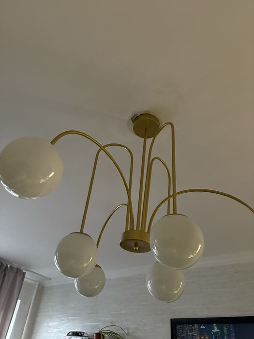 Продам люстру 6 лампочек g9 13w