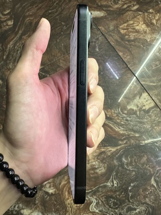 iPhone 15 Идеалл