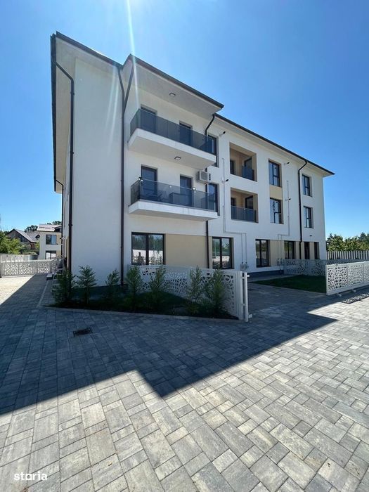 Apartament 3 camere, balcon, curte împrejmuită