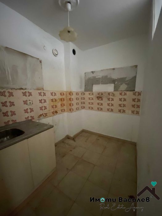 Продава се Двустаен апартамент в София, Център - 54 кв.м за 1549 €/кв.м - Снимка #2