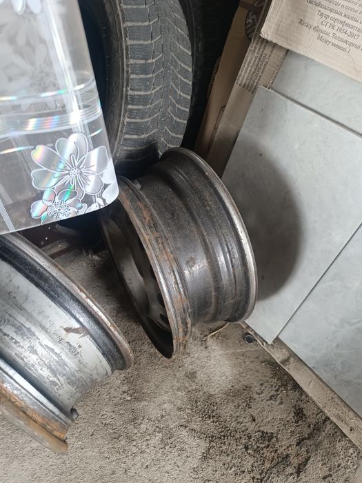 Продам диски на машину диаметр 14