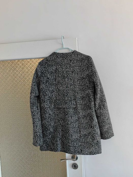 Продавам палто .