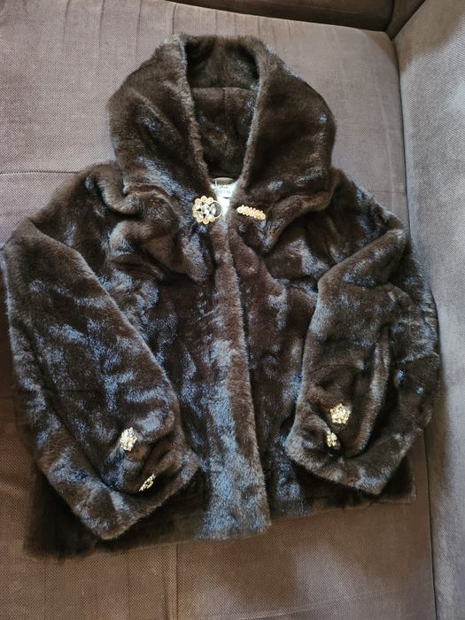 Дамско палто с  косъм