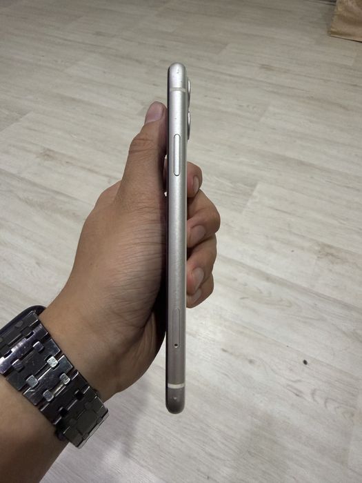Продам Айфон 11 Iphone 11