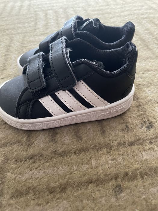 Adidasi adidas bebelus stare impecabila
