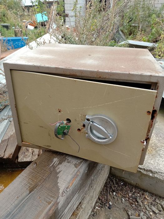 Продам сейф сейф