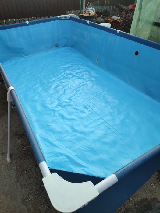 Vând piscina 3 m lungime