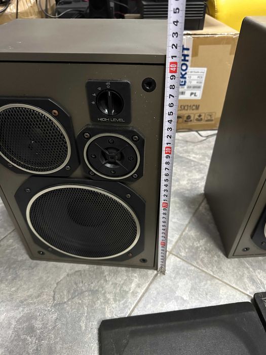 Немски трилентови тонколони Universum