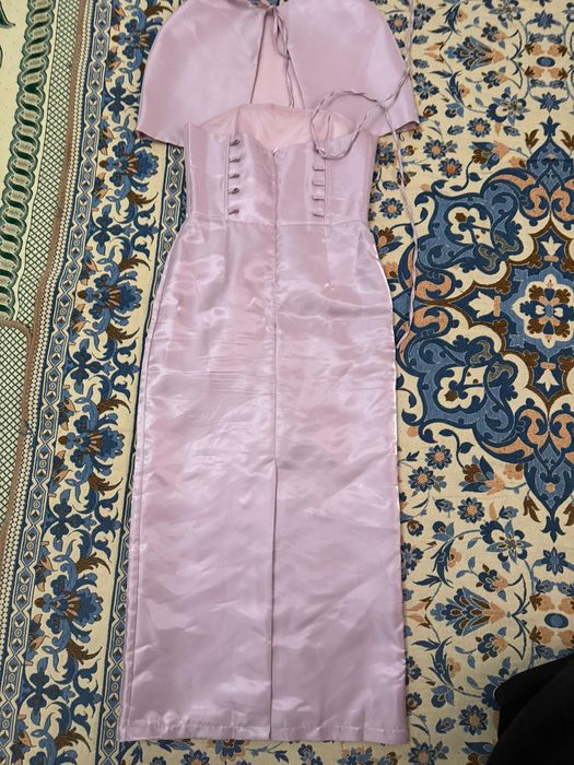 Платья розовый бу