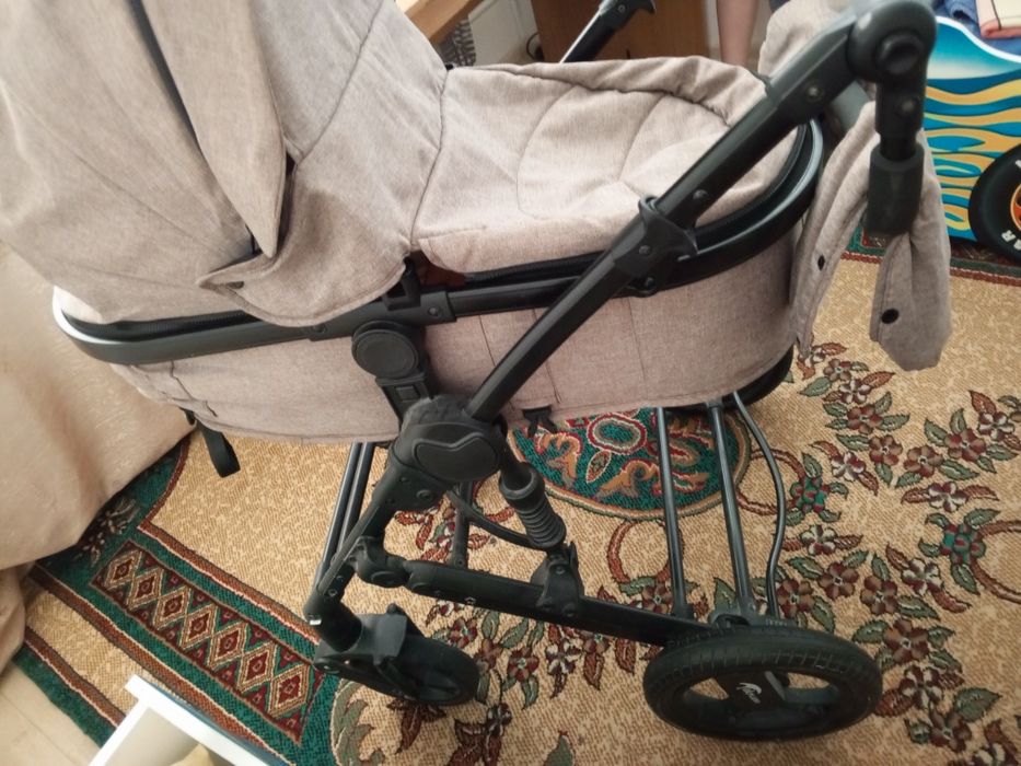 Продам детскую коляску