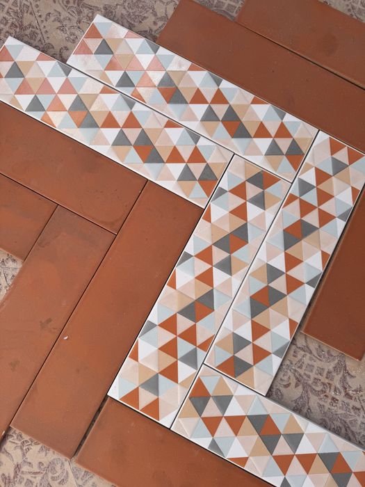 Placi fainta decor stil “metro”