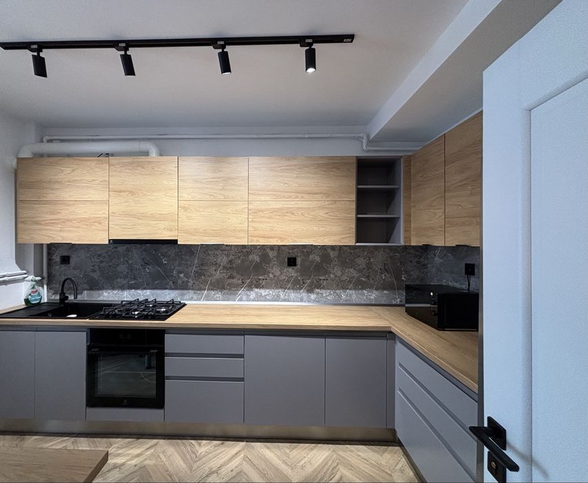 Vand apartament Libertatii,recent renovat