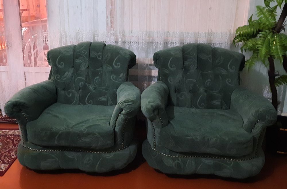 Срочно продам диван кресло 4 ка