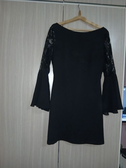 Продаю платья и сарафаны.