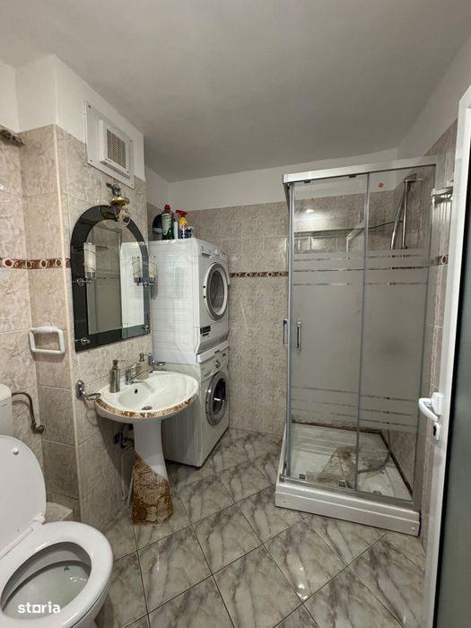 De inchiriat apartament 3 camere decomandat,zona Piata Mare 270€/luna