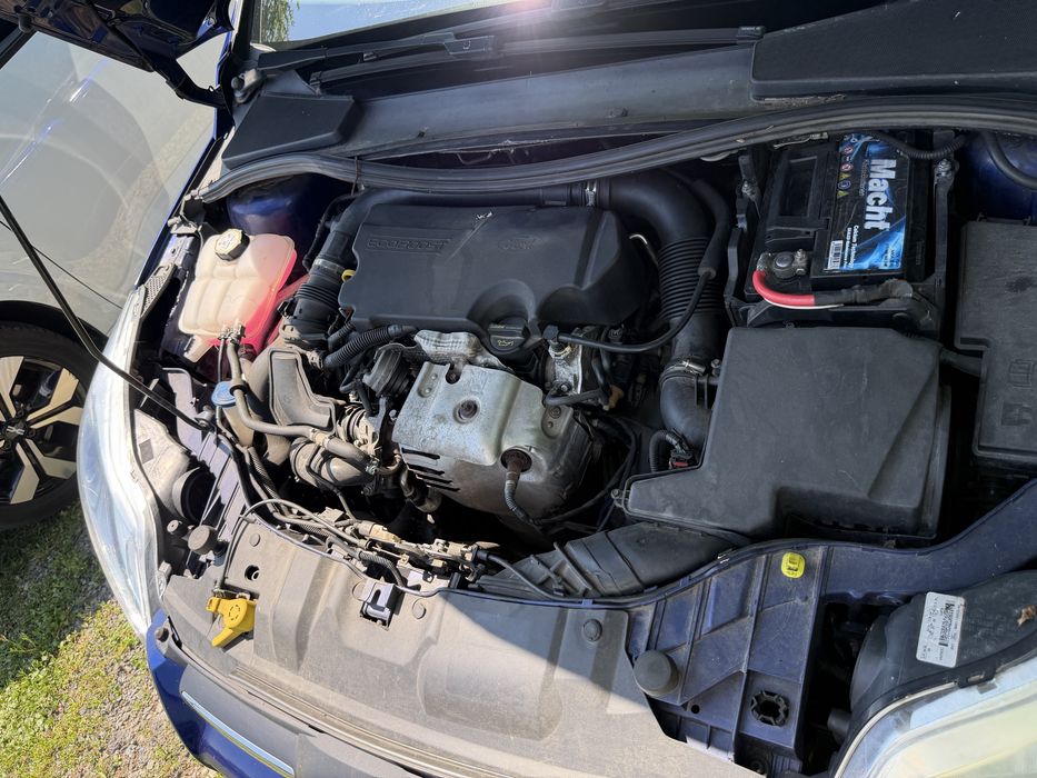 Ford Focus 1.0 , 101CP