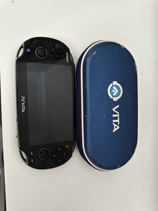 Продам ps vita прошитая