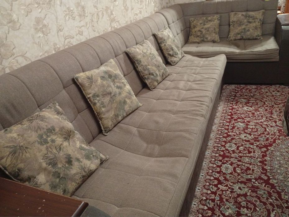 Продам срочно диван дешево
