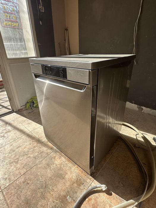 Masina de spalat vase SHARP