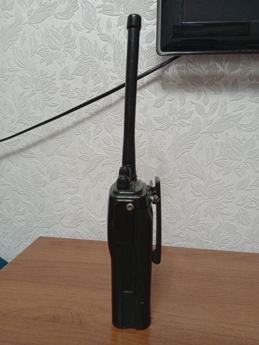 Продам рацию Kenwood