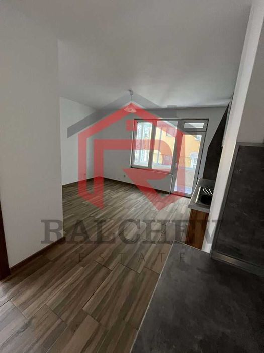 Дава се под наем Тристаен апартамент в Варна, Спортна зала - 65 кв.м за 518.67 € - Снимка #2