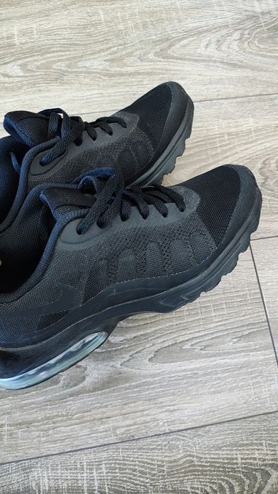 Adidași Nike Air Max Invigor