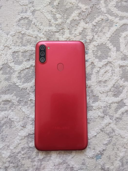 Samsung A11 satylady.