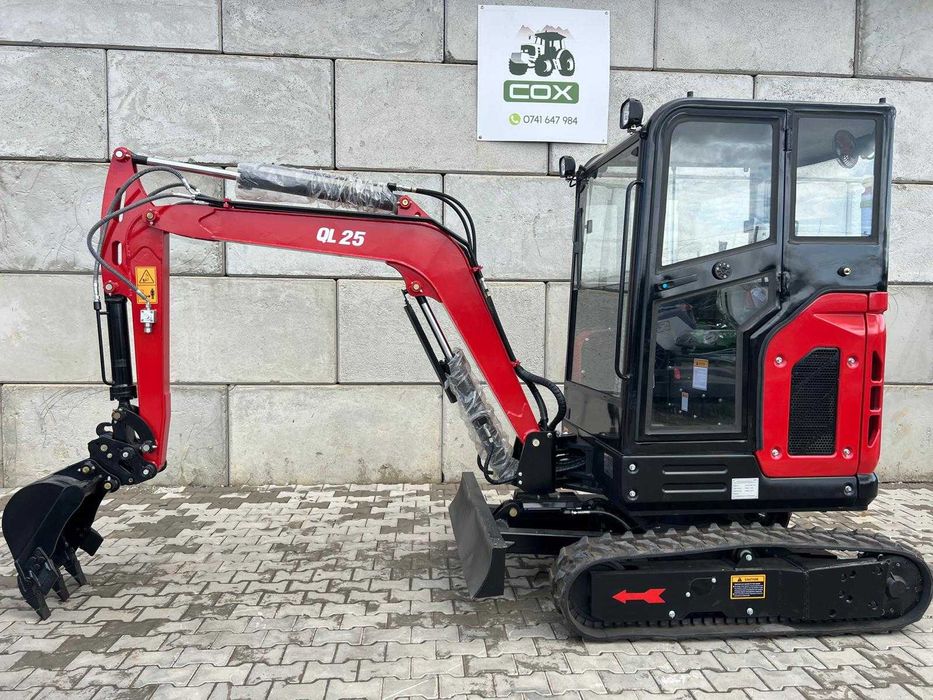 Мини багер Qilu – 2.5 т, двигател Kubota 25 кс + 3 кофи (нов) + видео