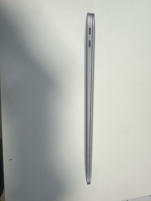 MacBook Air изпозлван много малко
