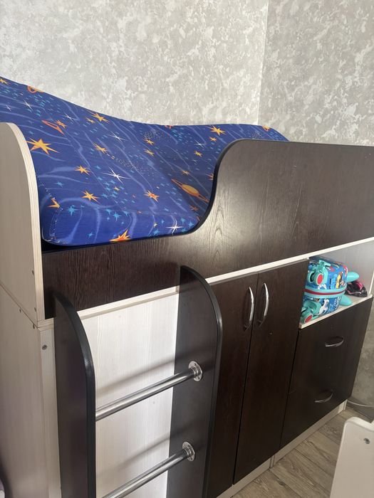 Продам кровать чердак