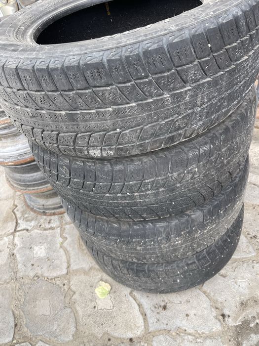 Продам диски и резину от Приоры зимнии