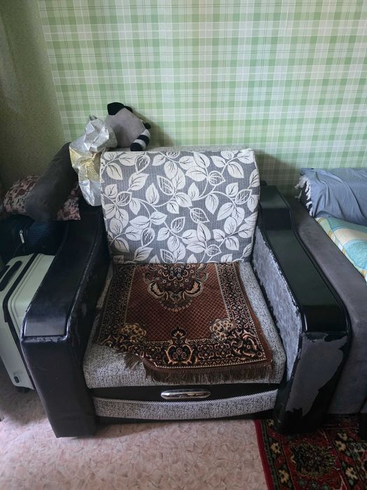 Раскладное кресло с ящиком для белья
