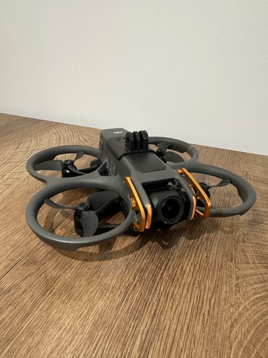 Drona DJI Avata 2 cu Care Refresh