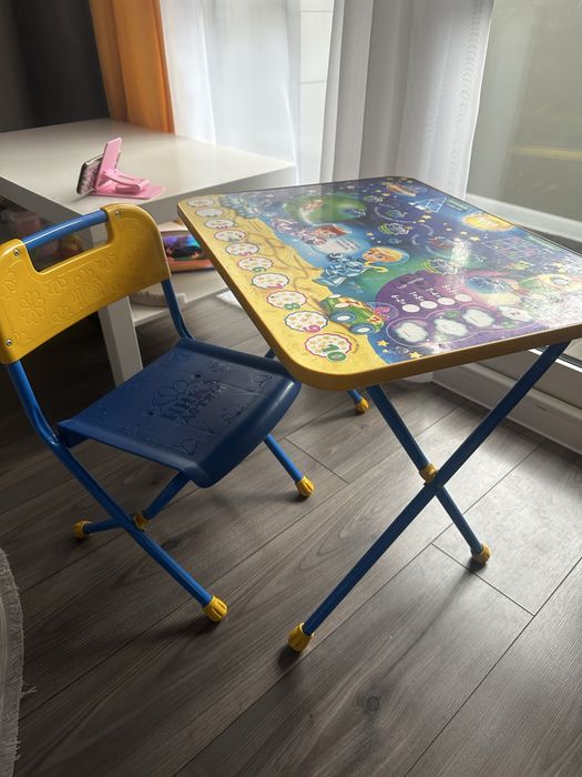 Детский столик со стульчиком