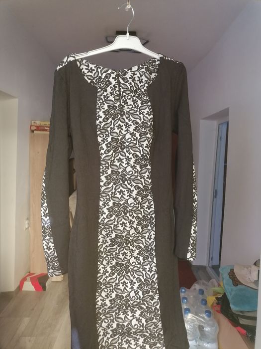 Rochie cu mâneci lungi