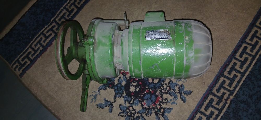 Электромотор-двигатель.