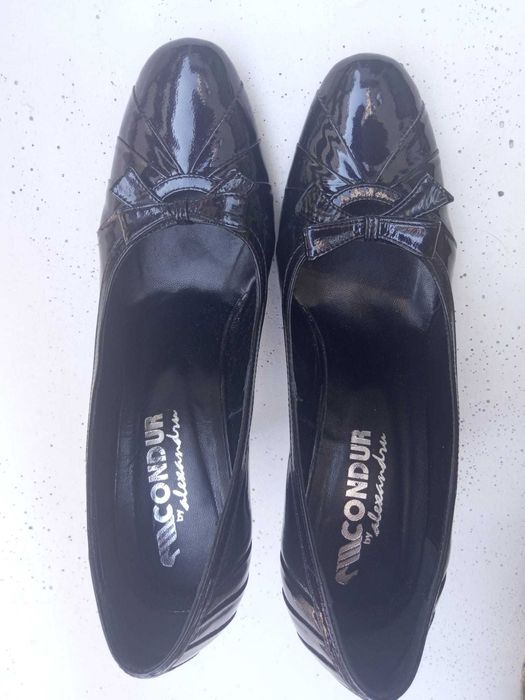 Pantofi Condur cu model deosebit