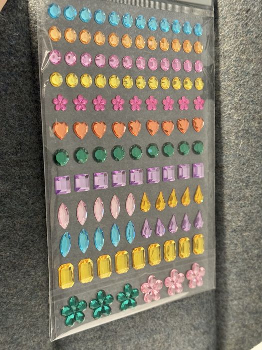 Stickere autocolante cu pietre pretioase